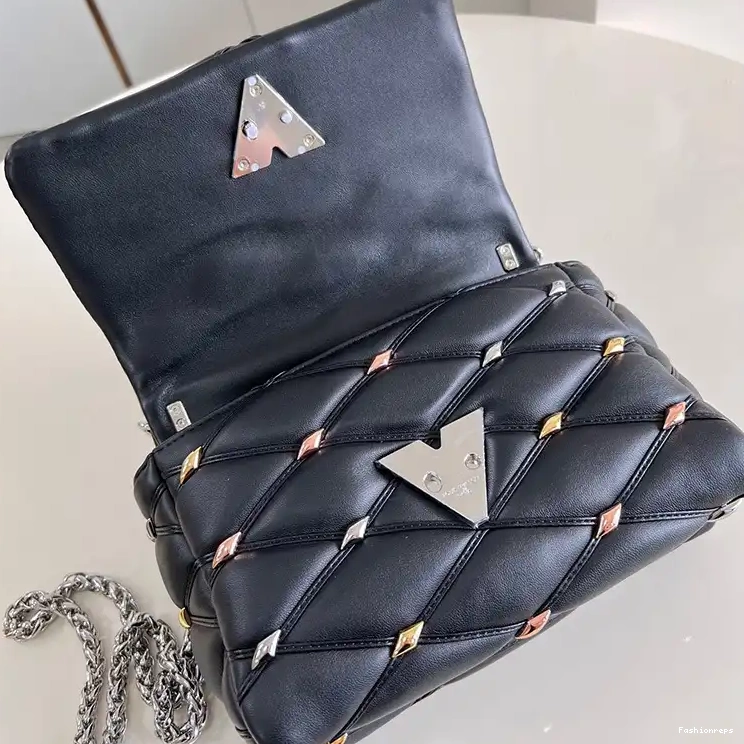 Fashionrepsfam ru Bags 2405YA0008 LV 0819